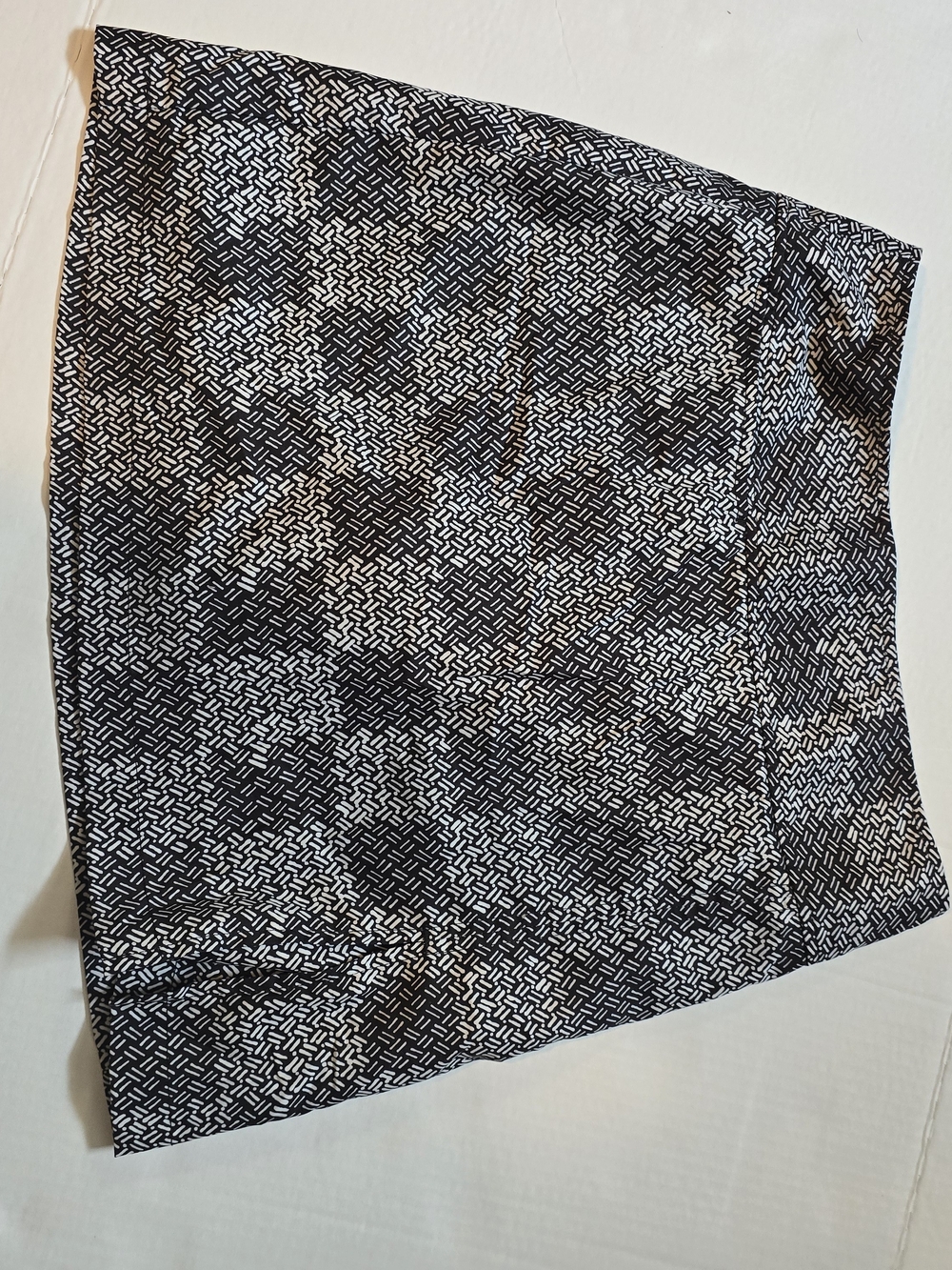 Izod Black & White Patterned Women’s Skort